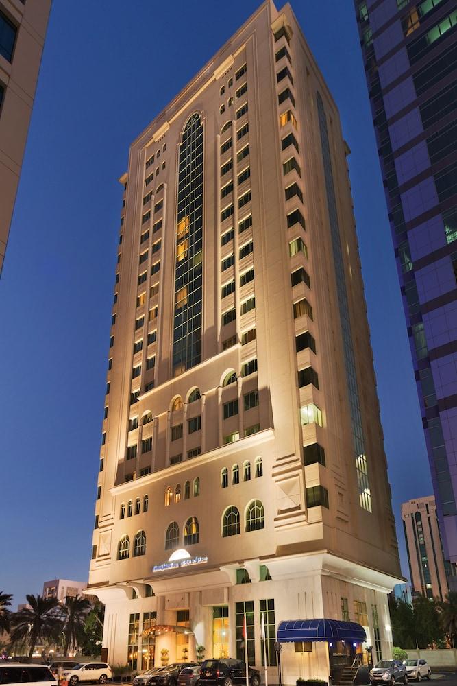 Howard Johnson By Wyndham Abu Dhabi Downtown Exterior photo