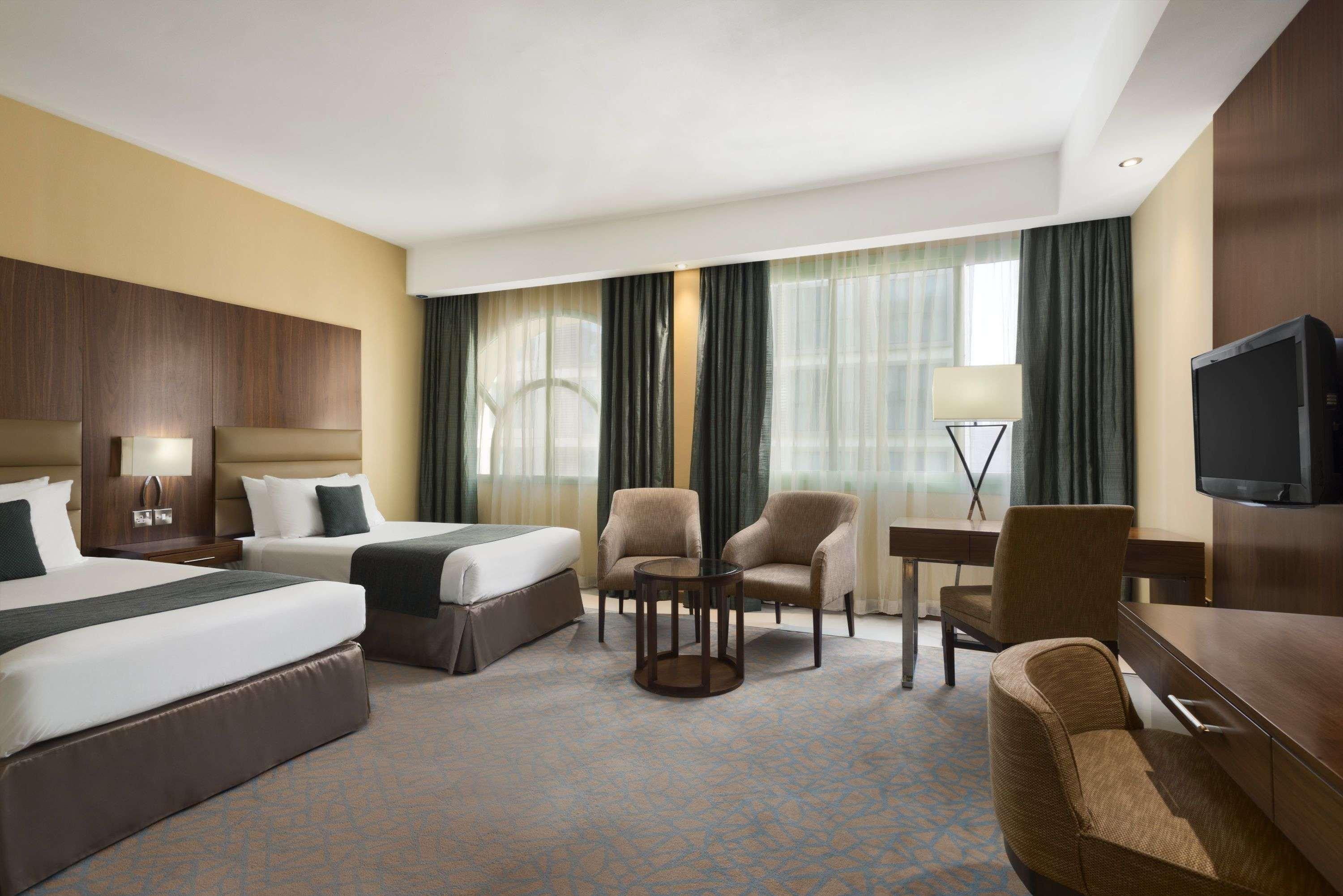 Howard Johnson By Wyndham Abu Dhabi Downtown Exterior photo