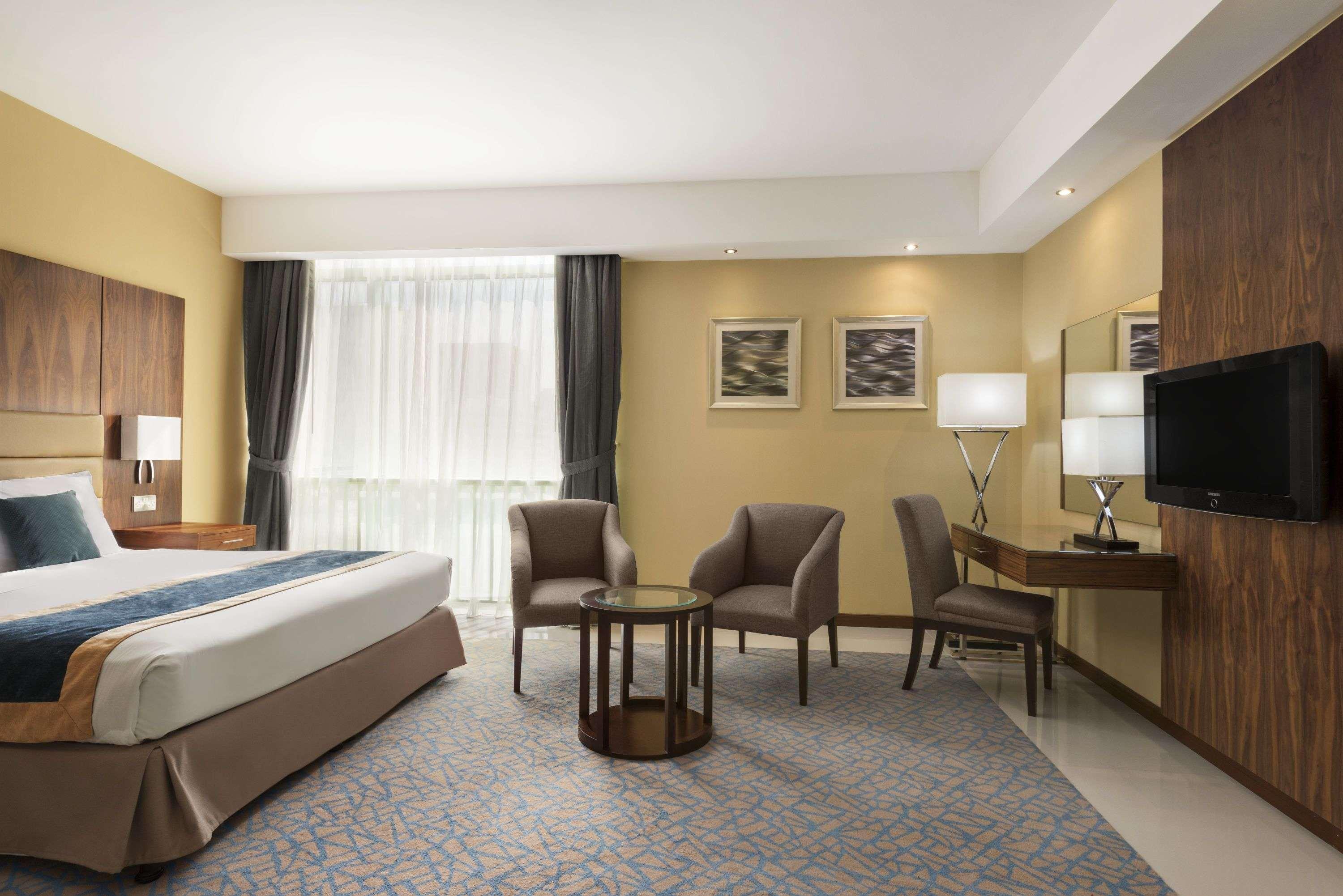 Howard Johnson By Wyndham Abu Dhabi Downtown Exterior photo