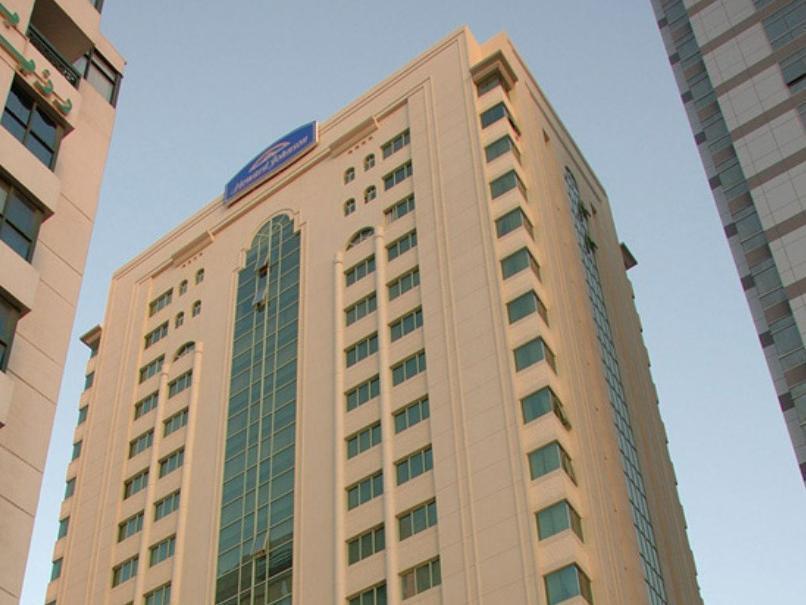 Howard Johnson By Wyndham Abu Dhabi Downtown Exterior photo